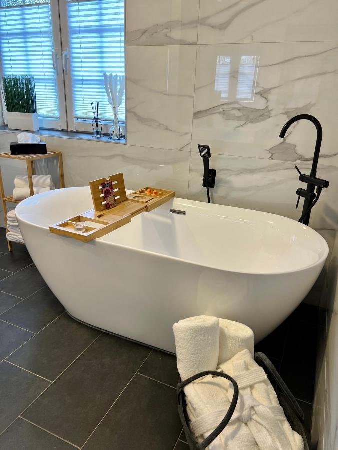 Junipro Luxury Apartments Bosen-Eckelhausen Bagian luar foto